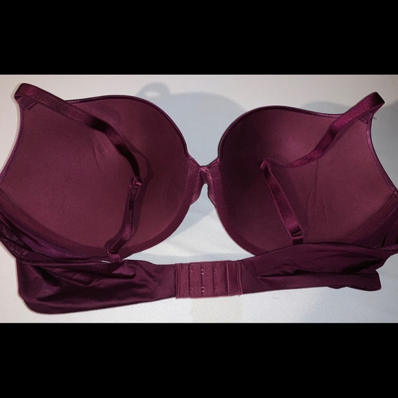 Victoria Secret Bra 40DD - Picture 2 of 3